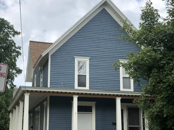 633 1/2 N Water St, Owosso, MI 48867