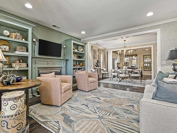 4th image of 1048 S Hampton Pl