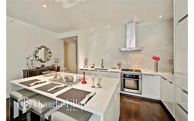 Sold by Douglas Elliman | media 21