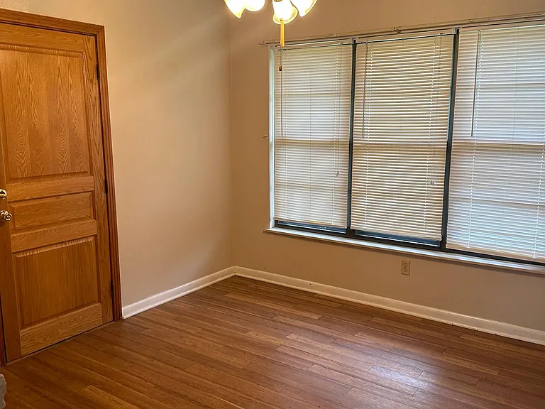708 E Airline Rd — Photo 8