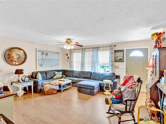 2nd image of 1043 Rose Arbor Dr