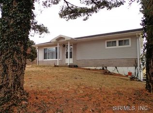 148 Saint Clair Dr, Fairview Heights, IL 62208