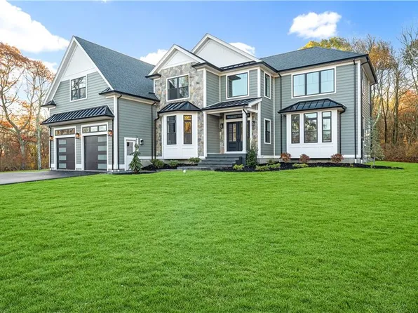 140 S Pier Rd, Narragansett, RI 02882