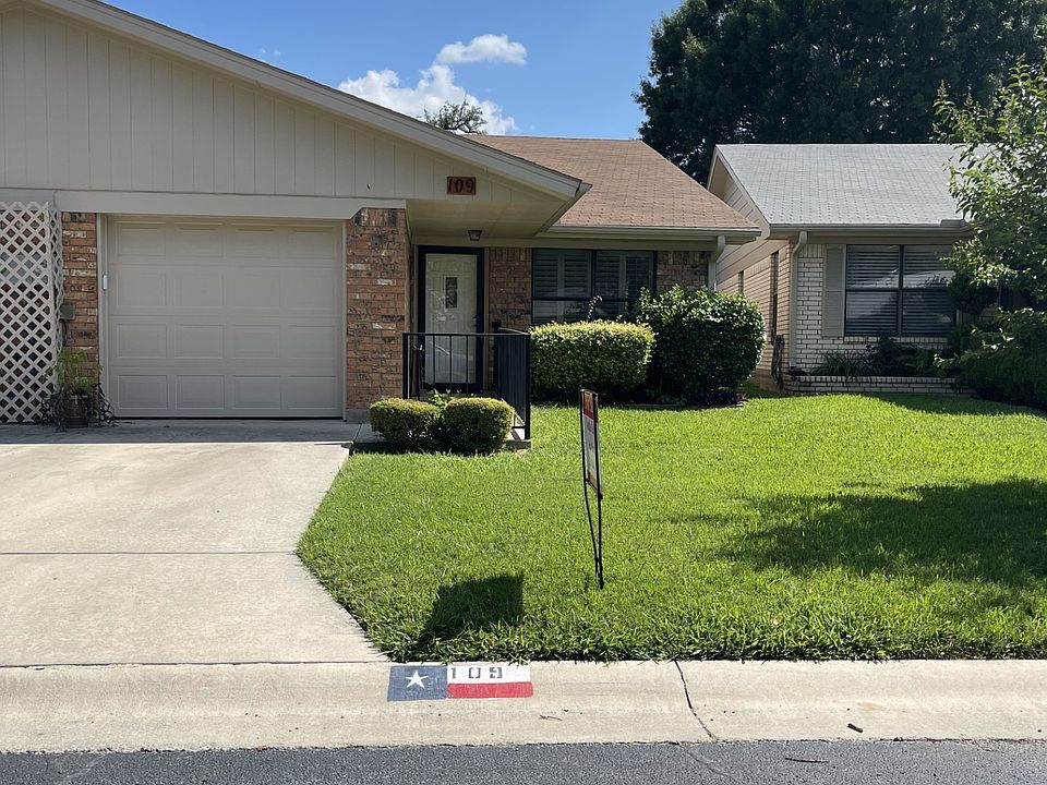 1st image of 109 Azalea Dr #1