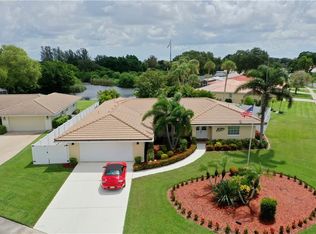 2401 Cardwell Way, Sarasota, FL 34231