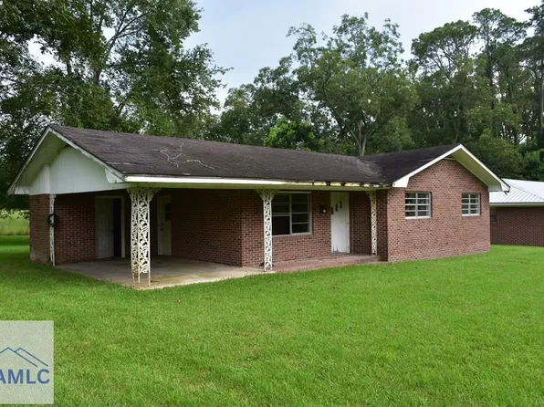 305 S Baker St, Glennville, GA 30427