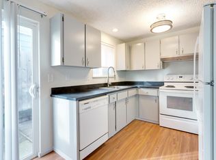 9911 SE Woodstock Ct, Portland, OR