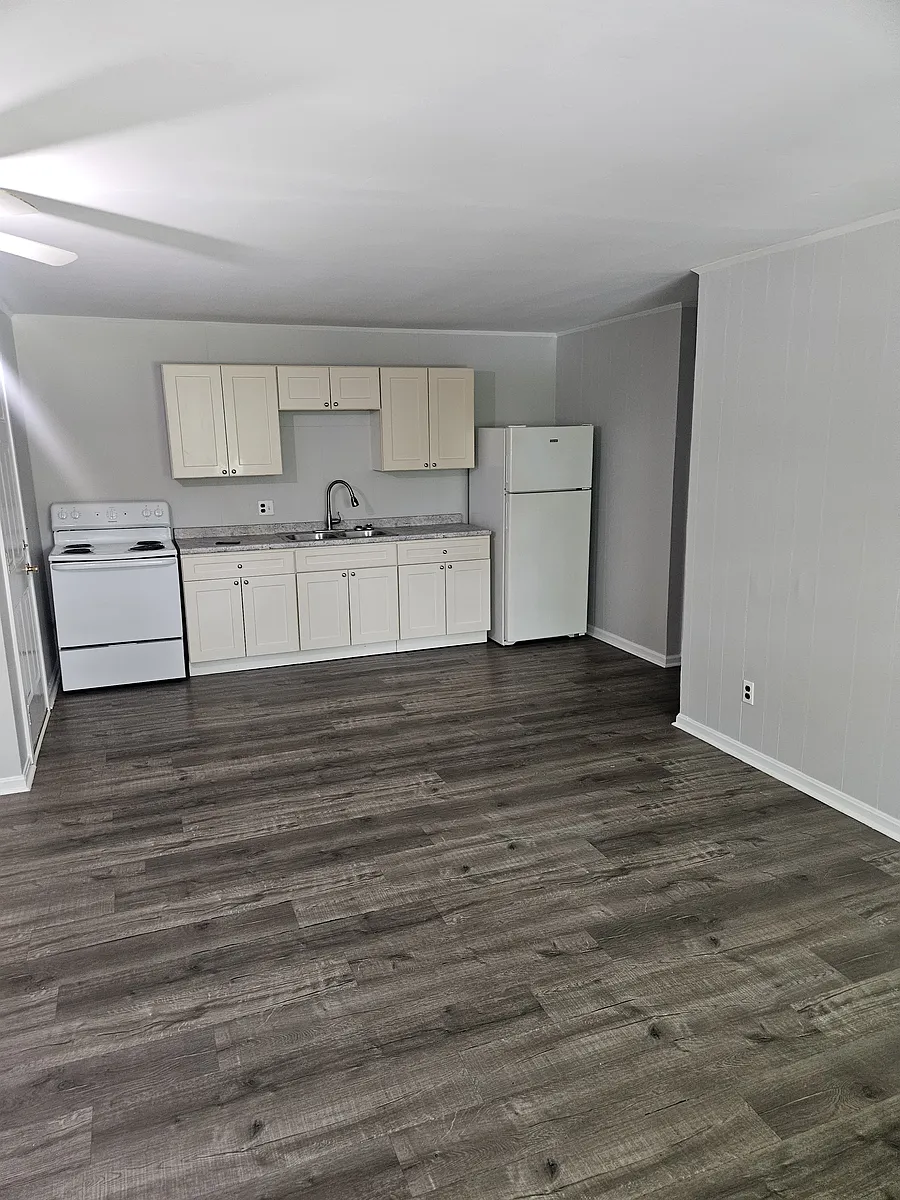 Building Photo - 1608 College Farm Rd #6E