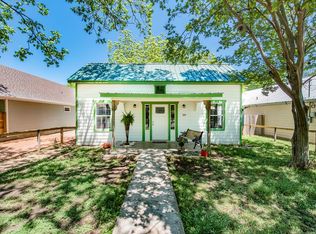 110 Shaw Ave, Fredericksburg, TX 78624