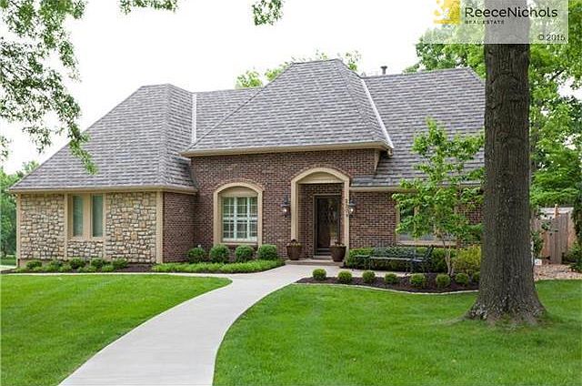 220 NW Hemlock