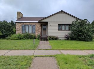1221 Wenonah St, Negaunee, MI 49866