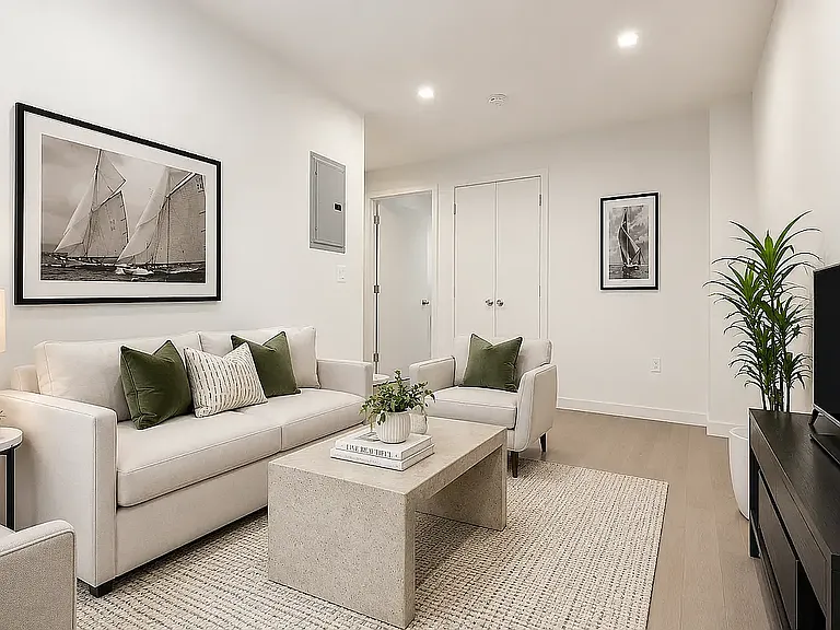 316 W 39th St #4E — Photo 1