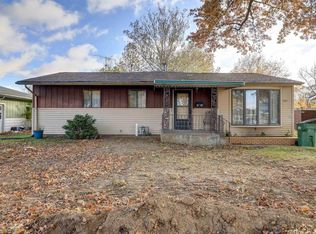 731 N 13th St, Clinton, IA 52732
