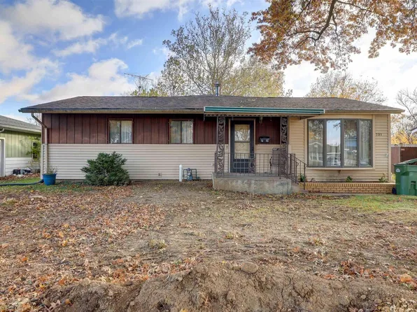 731 N 13th St, Clinton, IA 52732