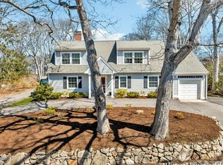 70 Lakeview Ave, Falmouth, MA 02540