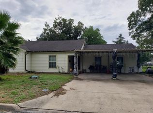 708 Trochta St, El Campo, TX 77437