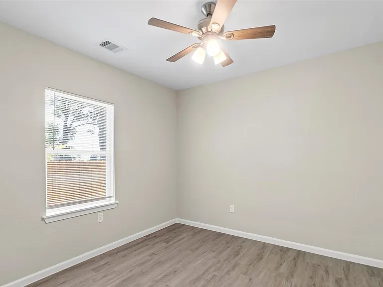 8402 Bassett St — Photo 15