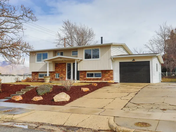 11 Quebec Cir, Tooele, UT 84074