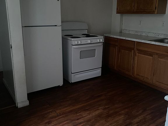 4th image of 319 W 8th St #2