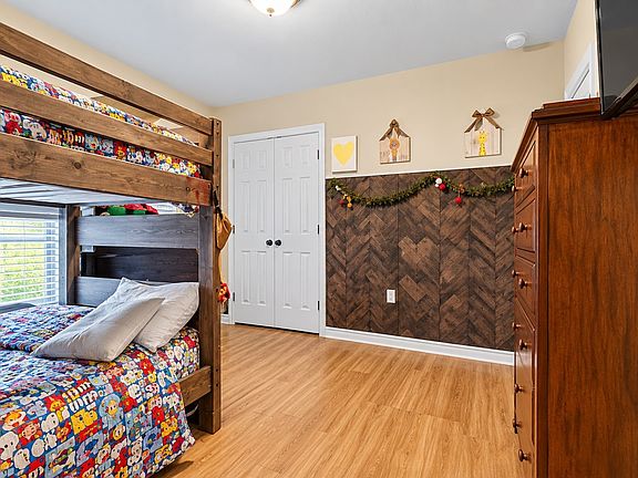 5th image of 2603 Custer Dr