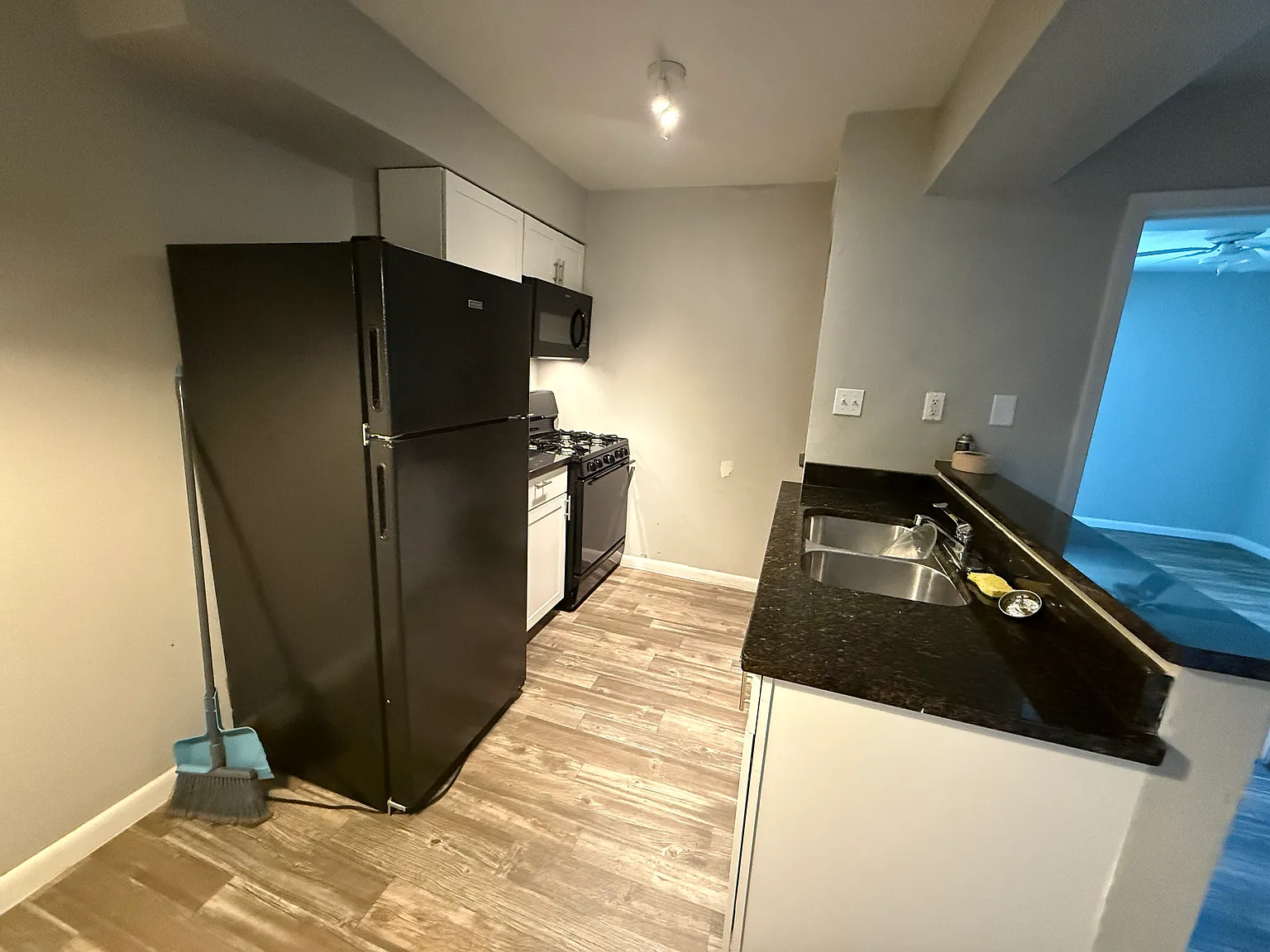 1314 E Grayson St — Photo 1