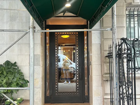 30 East 95th Street 6C image 7 of 7