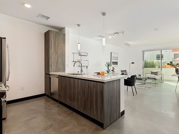 3rd image of 525 N Wilton Pl APT 413