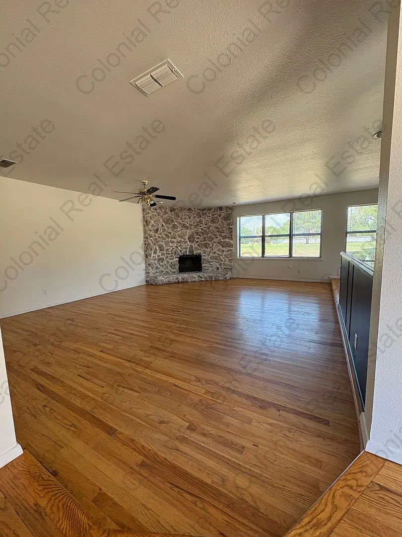 Spacious 3 bedroom, 3 bathroom home on the golf course. — Photo 1