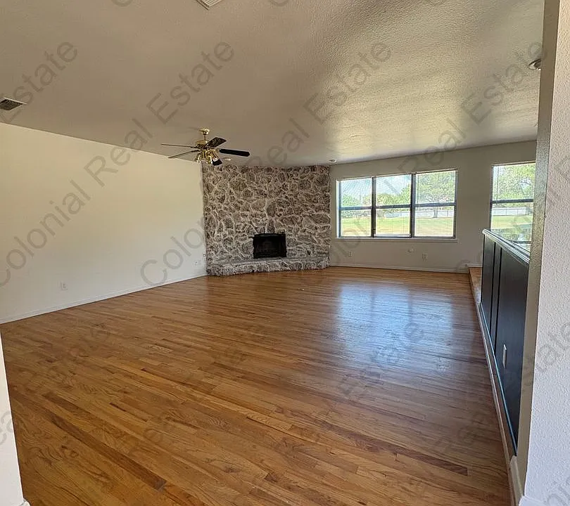 1600 Colonial Pkwy