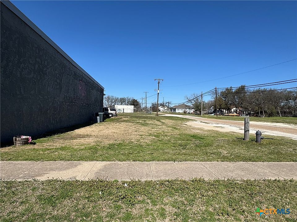 2nd image of 218 W Gassaway