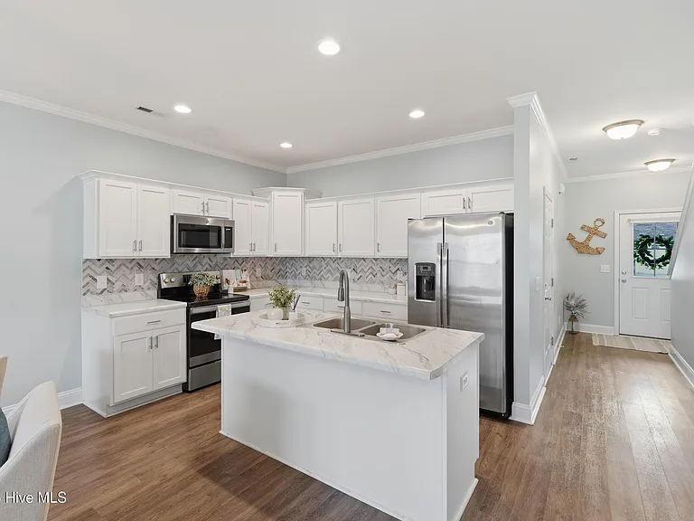 310 S Stingray Ln — Photo 5