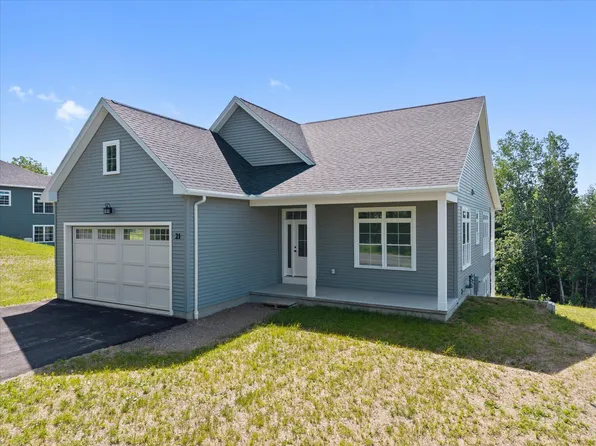 21 Galway Drive, Veazie, ME 04401