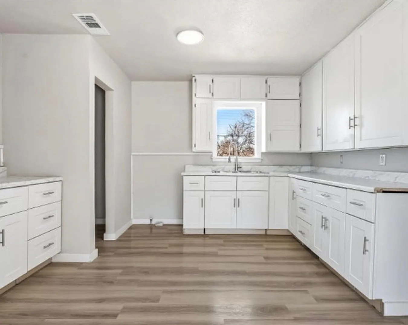 Move in special - NO RENT till October 1st — Photo 4