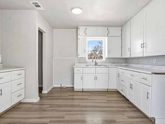 4th image of 2814 40th St