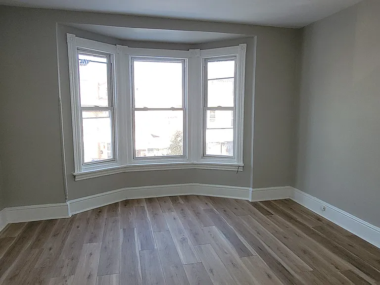 1743 Rose St — Photo 18