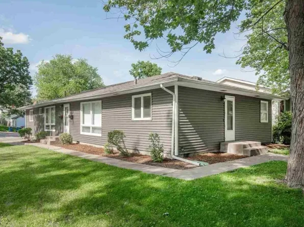 1821 13th Ave #1821, Moline, IL 61265