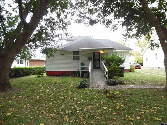 3rd image of 615 1st St N