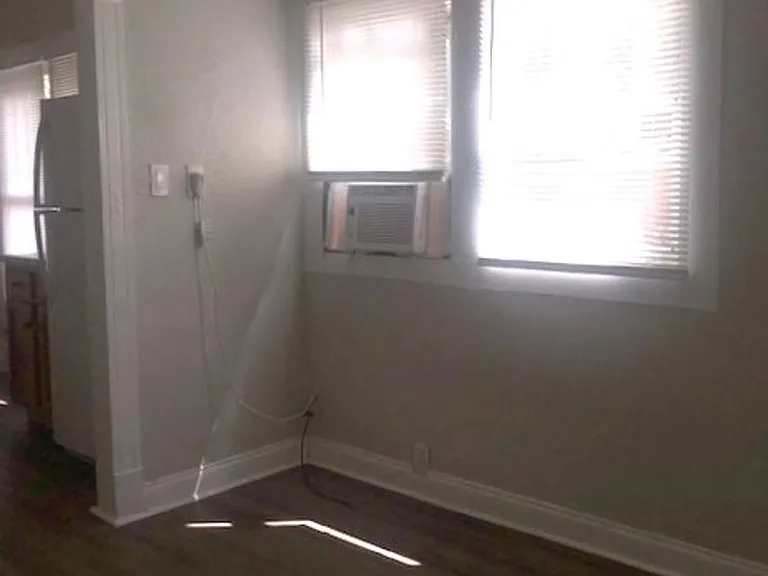 910 Park Ave — Photo 10