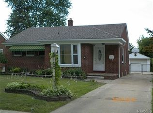 28482 N Clements Cir, Livonia, MI 48150