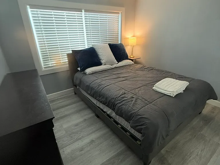 7911 Orangewood Ave — Photo 20