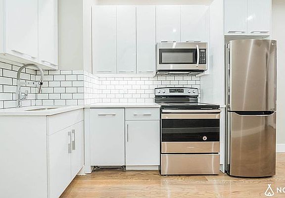 3rd image of 195 Menahan St #2A