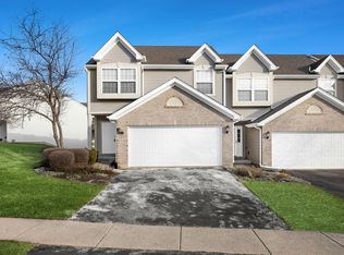 2 Sierra Ct, Lake In The Hills, IL 60156