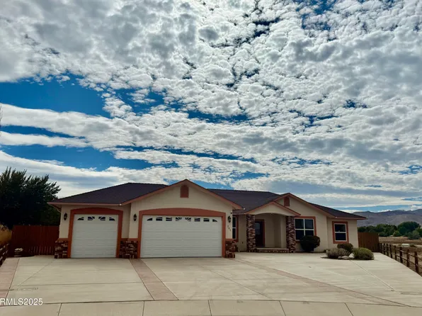 307 Niblick Ct, Yerington, NV 89447