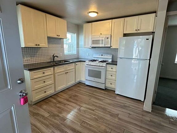 5th image of 553-557 Silver Strand Blvd #553
