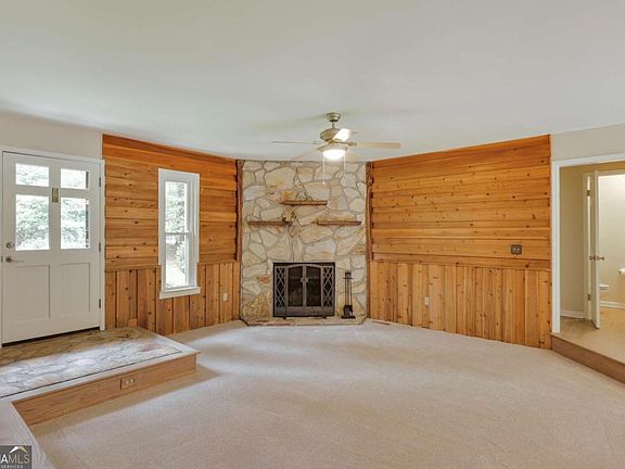 3rd image of 110 Pioneer Dr