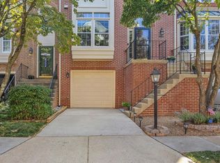 12023 Lisa Marie Ct, Fairfax, VA 22033