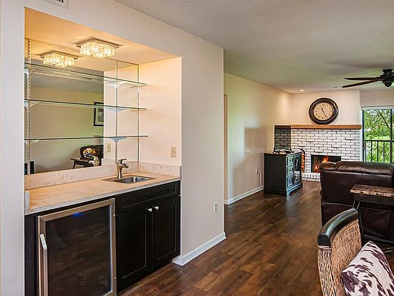 4th image of 3450 Twin Lakes Terrace #203