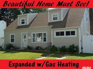 150 Henrietta Ave, Oceanside, NY 11572