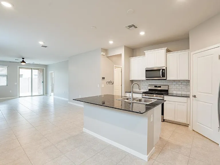 14155 W Georgia Dr — Photo 15