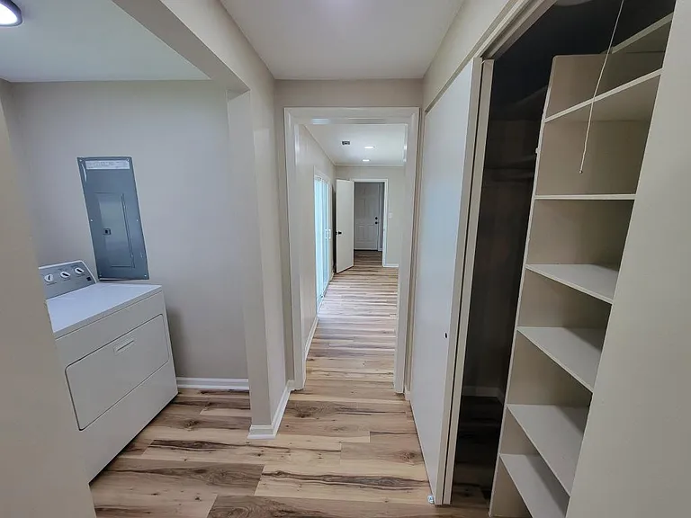 7721 Diane Dr — Photo 9